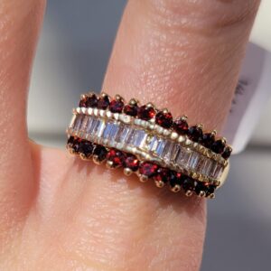 14k 6.5g diamond and garnet pyramid ring- sz8.5