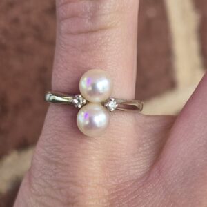 14k 3.3g white gold pearl and diamond ring- sz5