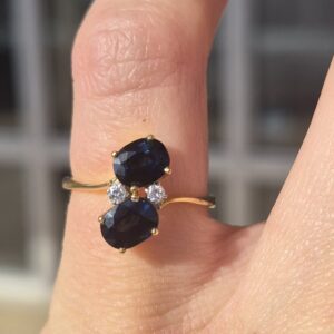 14k 2.2g diamond and oval sapphire ring- sz4.5