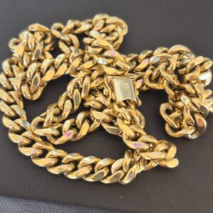 Alternative view of 10k 30.7g shiny cuban link chain- 22"