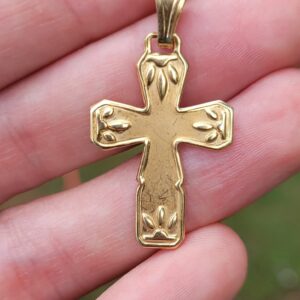 18k 3.0g cross pendant