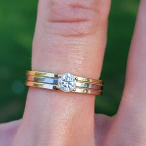 18k 5.1g tricolor Cartier diamond ring- sz5.5