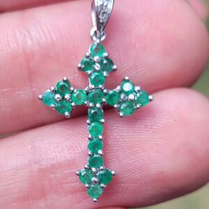 10k 1.4g white gold and emerald cross