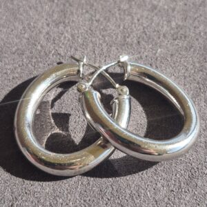 14k 1.6g hollow oval white gold hoops