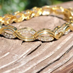Alternative view of 14k 19.8g diamond tennis bracelet- 7"