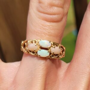 Alternative view of 14k 2.7g opal lattice ring- sz6.25