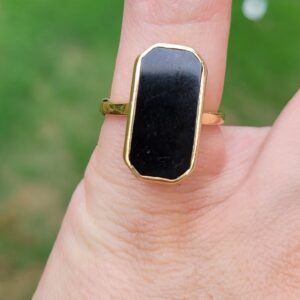 14k 4.9g onyx rectangle ring- sz4.75