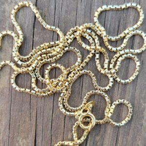 Alternative view of 14k 13.2g box chain- 30"