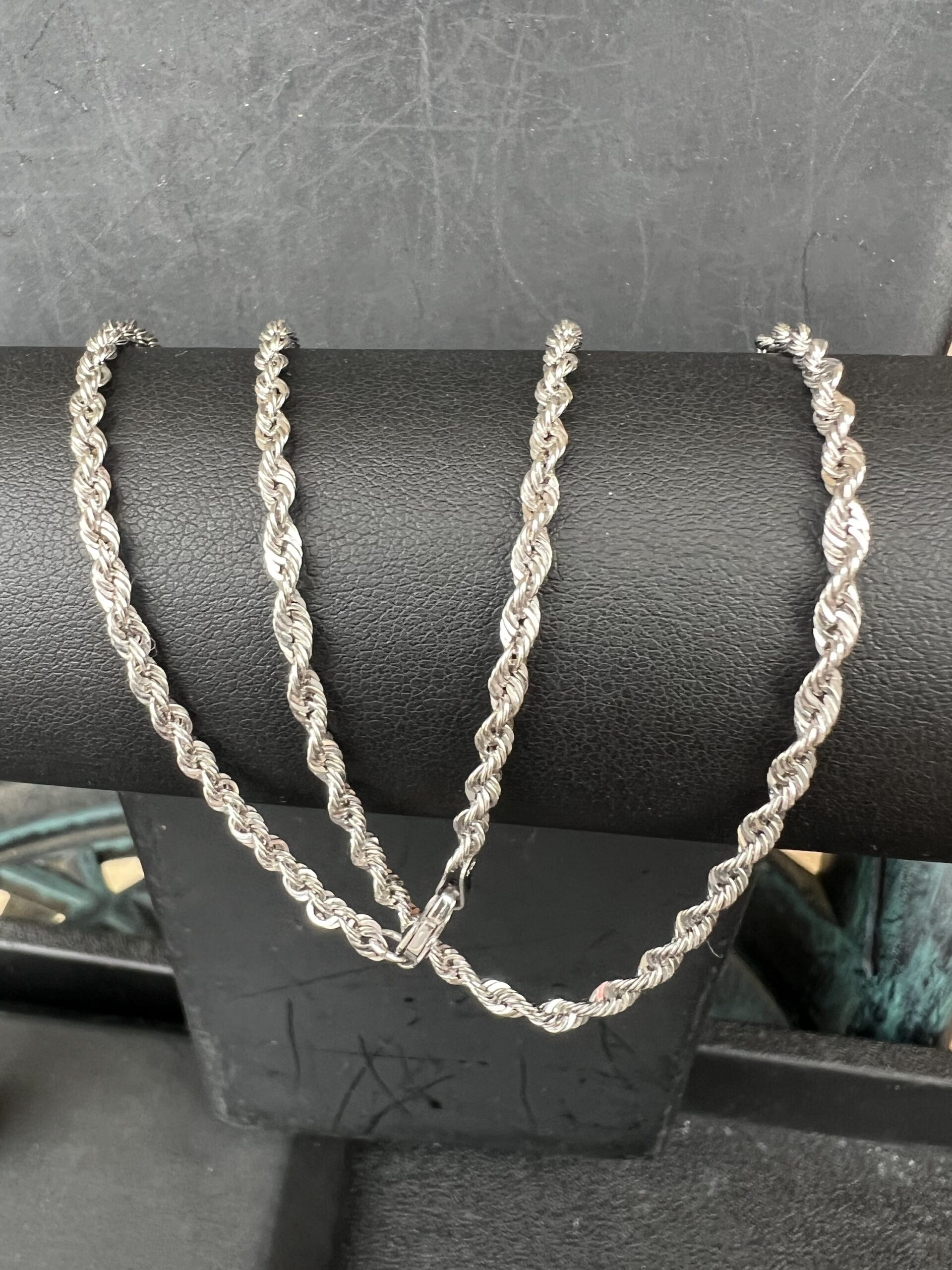 10k 3.4g White Gold Rope Chain 20” - Image 3