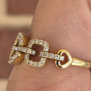 Alternative view of 14k 3.4g diamond chain ring- sz10