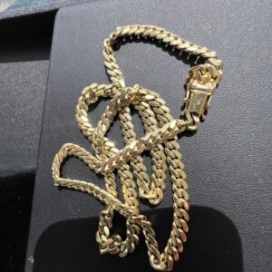 Alternative view of 10k 38g Cuban Link Gold Chain 22”