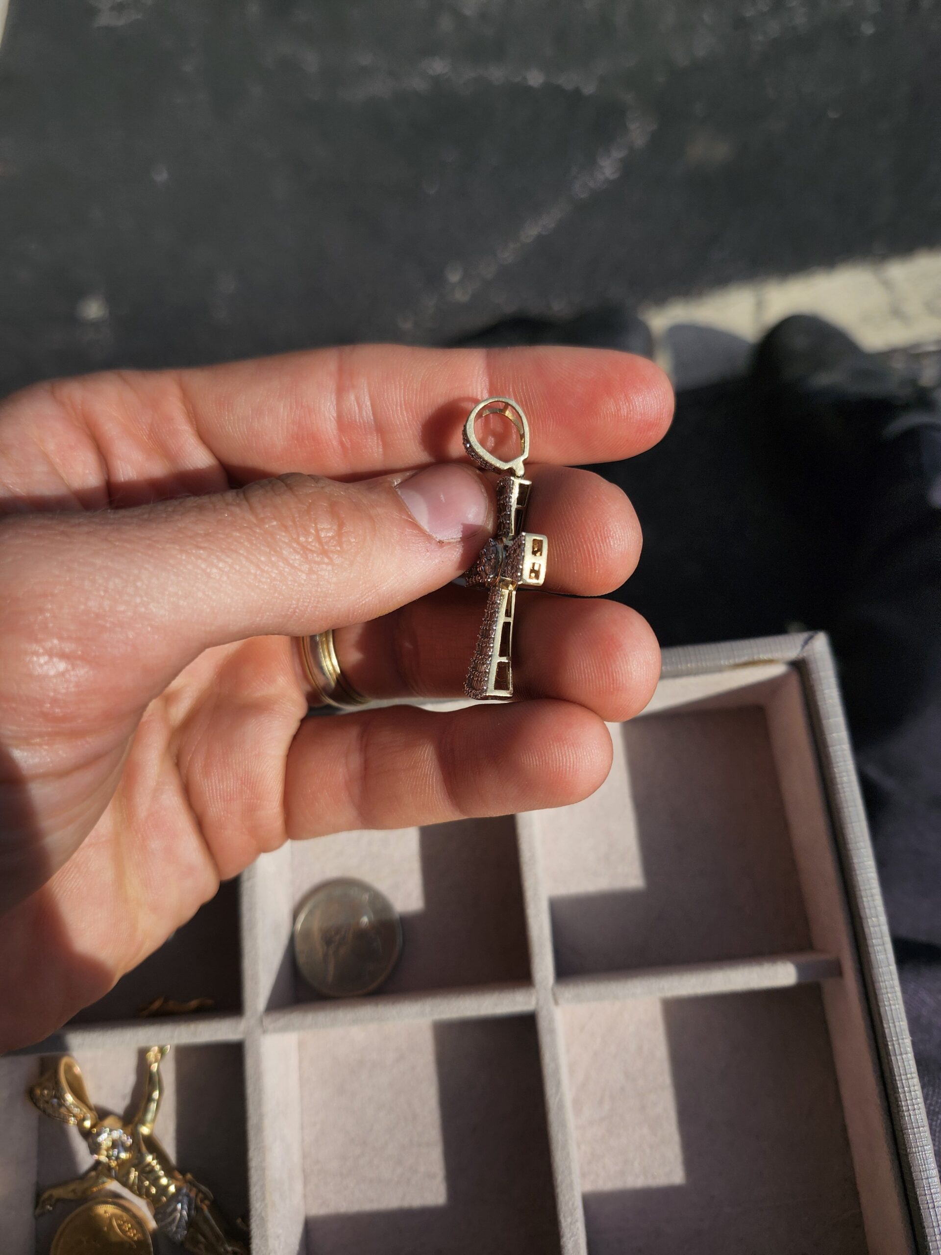 10k 5.9g Diamond Cross 1.8" - Image 7