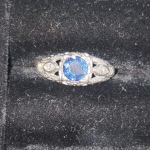 Plat 3.6g Ring with 0.65ct Sapphire Sz 5.25