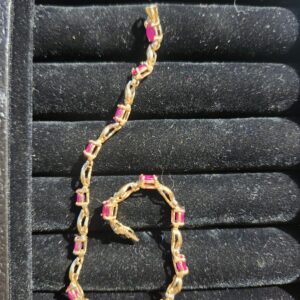 14k 7.4g Gold with Rubies and Diamonds 7.25”