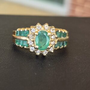 14k 5.2g diamond and emerald ring- sz8.5
