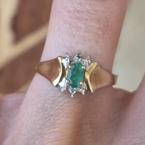 10k 1.8g emerald ring- sz6.5