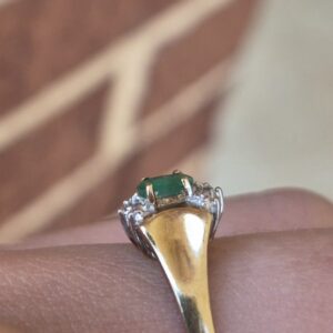 Alternative view of 10k 1.8g emerald ring- sz6.5