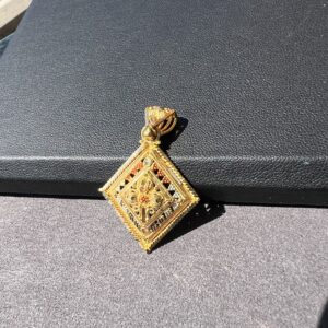 21k 6.7g Gold Diamond Shaped Multi-Colored Charm