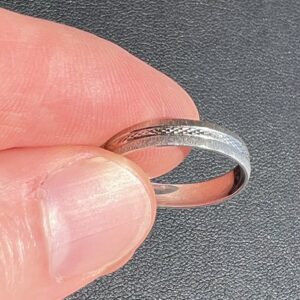 Alternative view of Platinum 2.8g Ring Sz 8.5