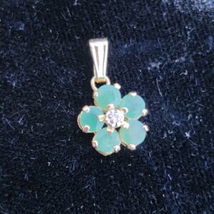 14k 0.7g Lucky 5 Leaf Emerald Clover Charm