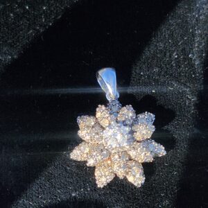 Alternative view of 14k 5.4g Diamond Starburst/Flower Charm