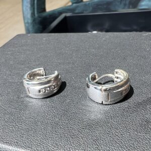 14k 7g White Gold Huggie Hoop Earrings