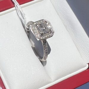 14k 2.9g White Gold Diamond Ring 0.73ct Vvs1