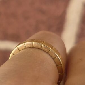 Alternative view of 18k 5.2g notched Cartier ring- sz4.25