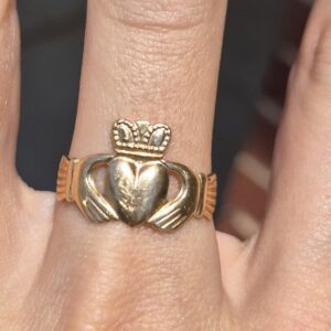14k 2.5g claddagh ring- sz8