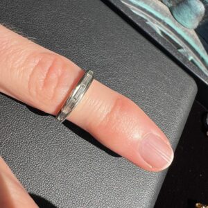 Alternative view of 14k 2.1g Diamond Gold Ring Sz 5
