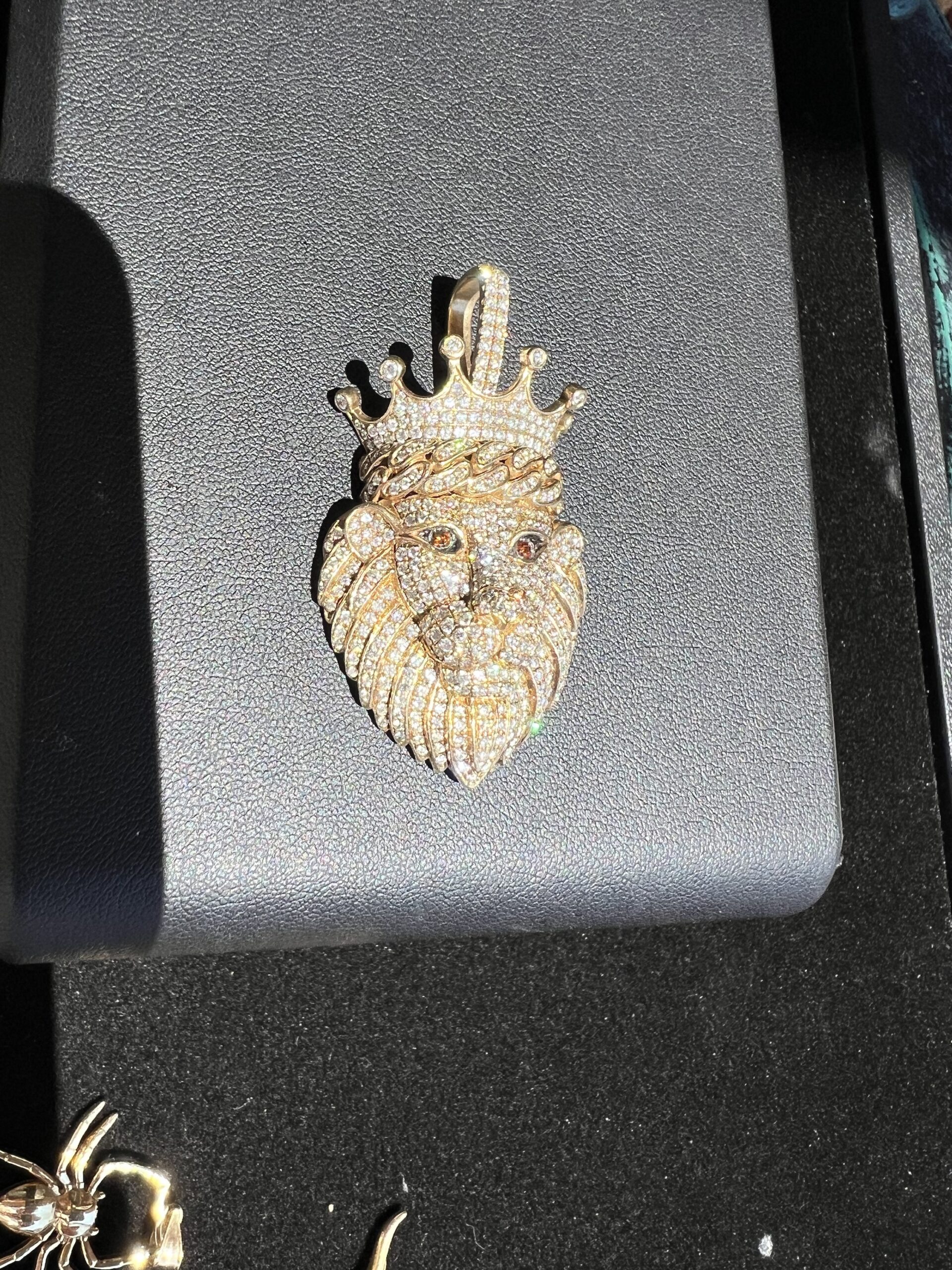 10k 24.3g Gold Lion Pendant Tcw 3 1” by 2” - Image 5