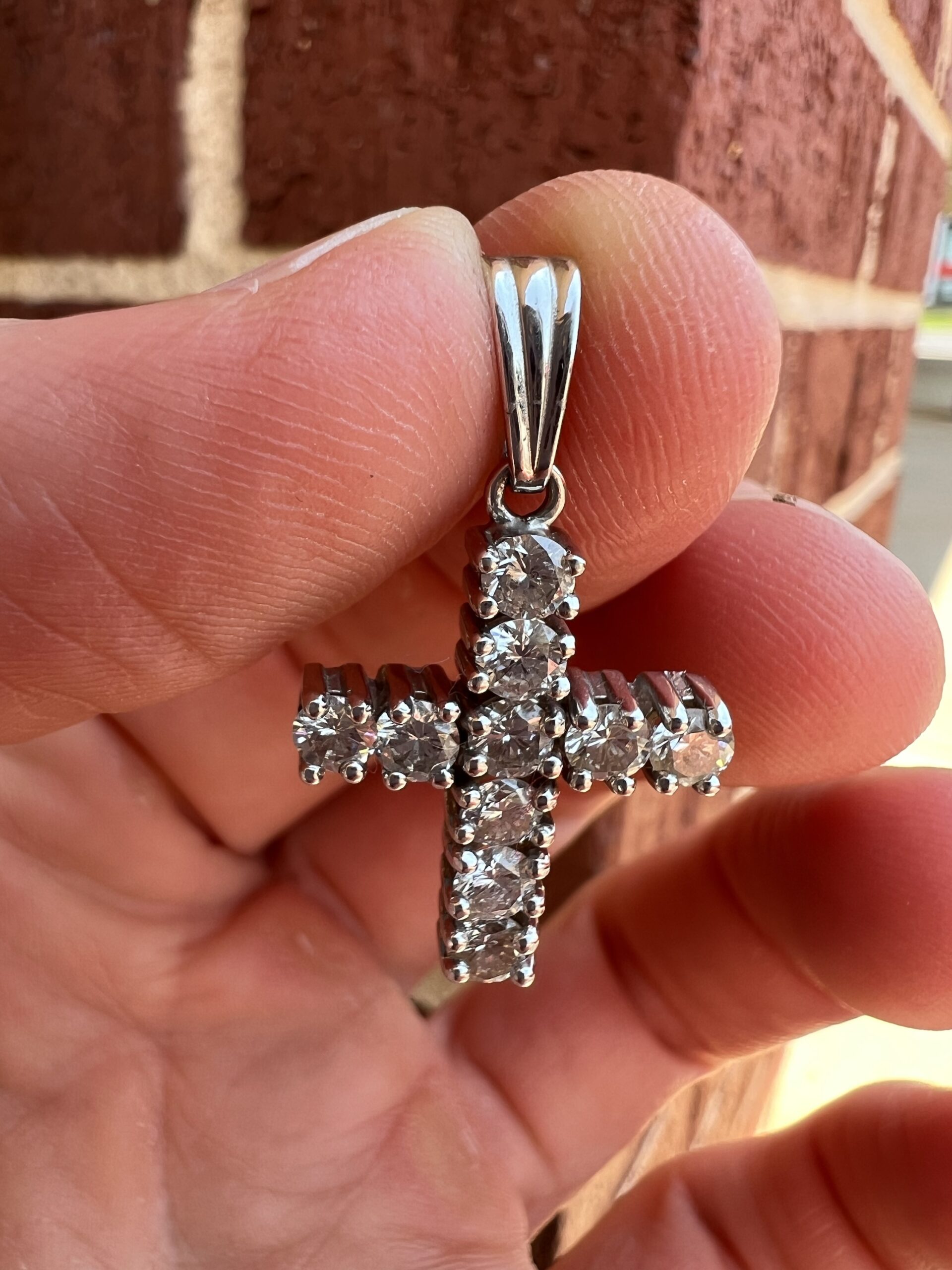 14k 3.9g Gold & Diamond Cross Pendant - Image 3