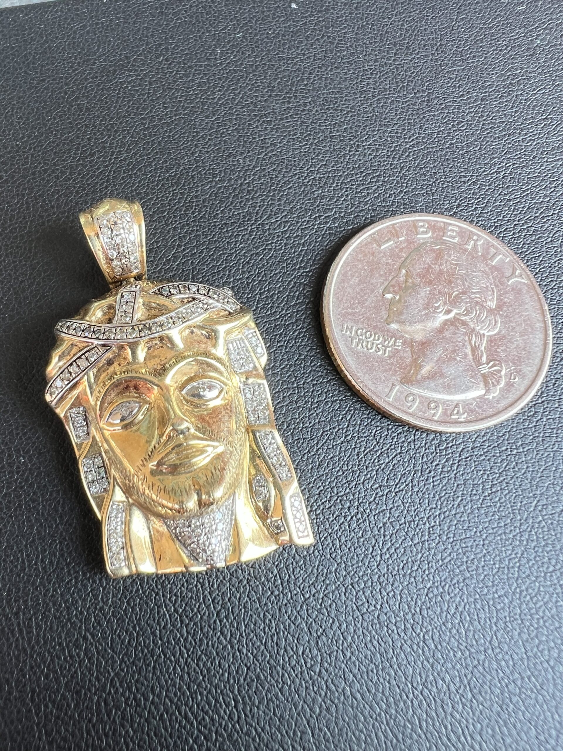 10k 10.4g Gold & Diamond Jesus Pendant - Image 3