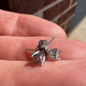 10k 0.7g White Gold Diamond Stud Earrings