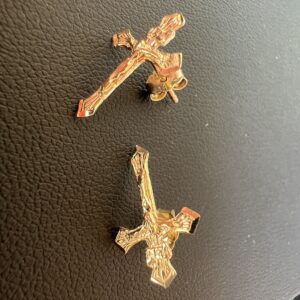 14k 0.9g Gold Crucifix Cross Earrings