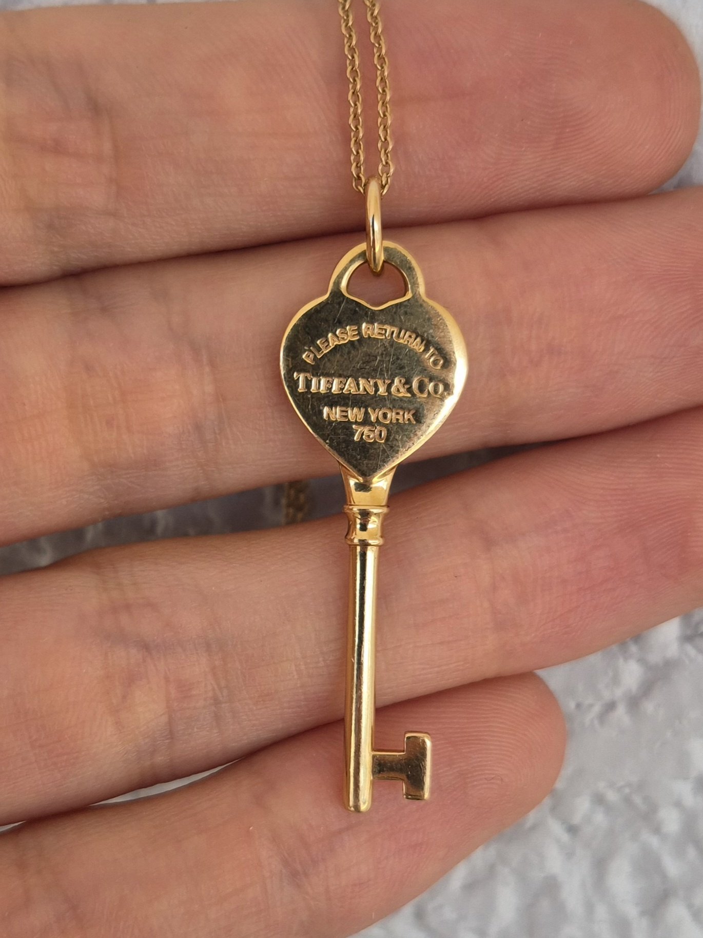 18k 6.7g yellow gold Tiffany & Co key necklace- 19" - Image 6