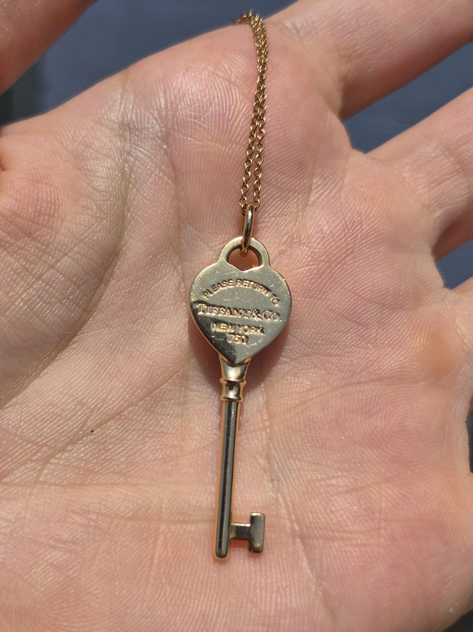 18k 6.7g yellow gold Tiffany & Co key necklace- 19" - Image 4