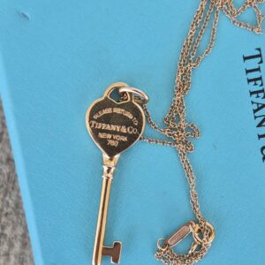 18k 6.7g yellow gold Tiffany & Co key necklace- 19" - Image 2