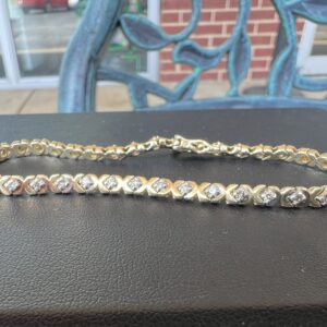 Alternative view of 10k 6.4g Gold X O Bracelet 7”