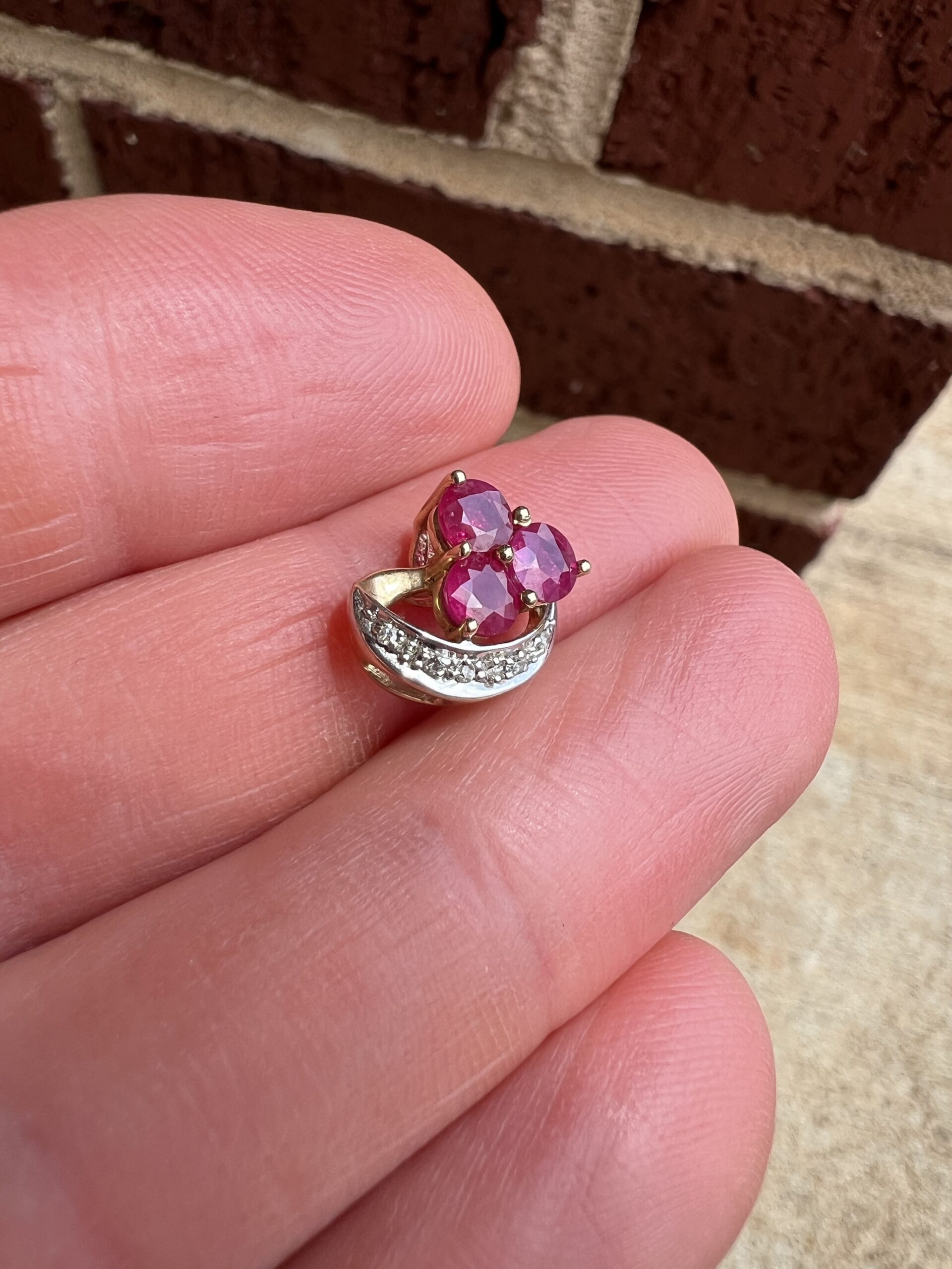 14k 1.5g Gold & Precious Stone Charm - Image 4