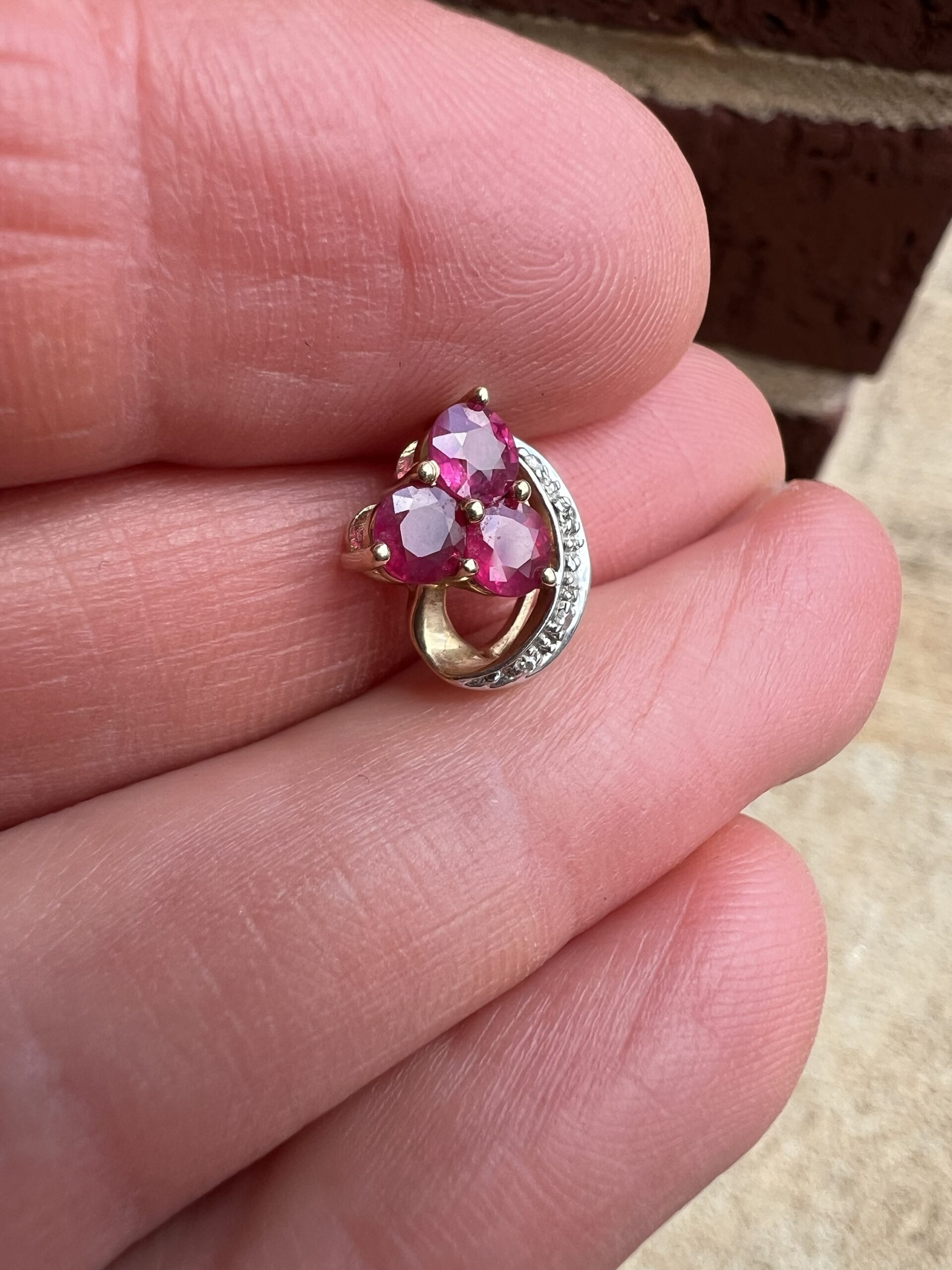 14k 1.5g Gold & Precious Stone Charm - Image 2
