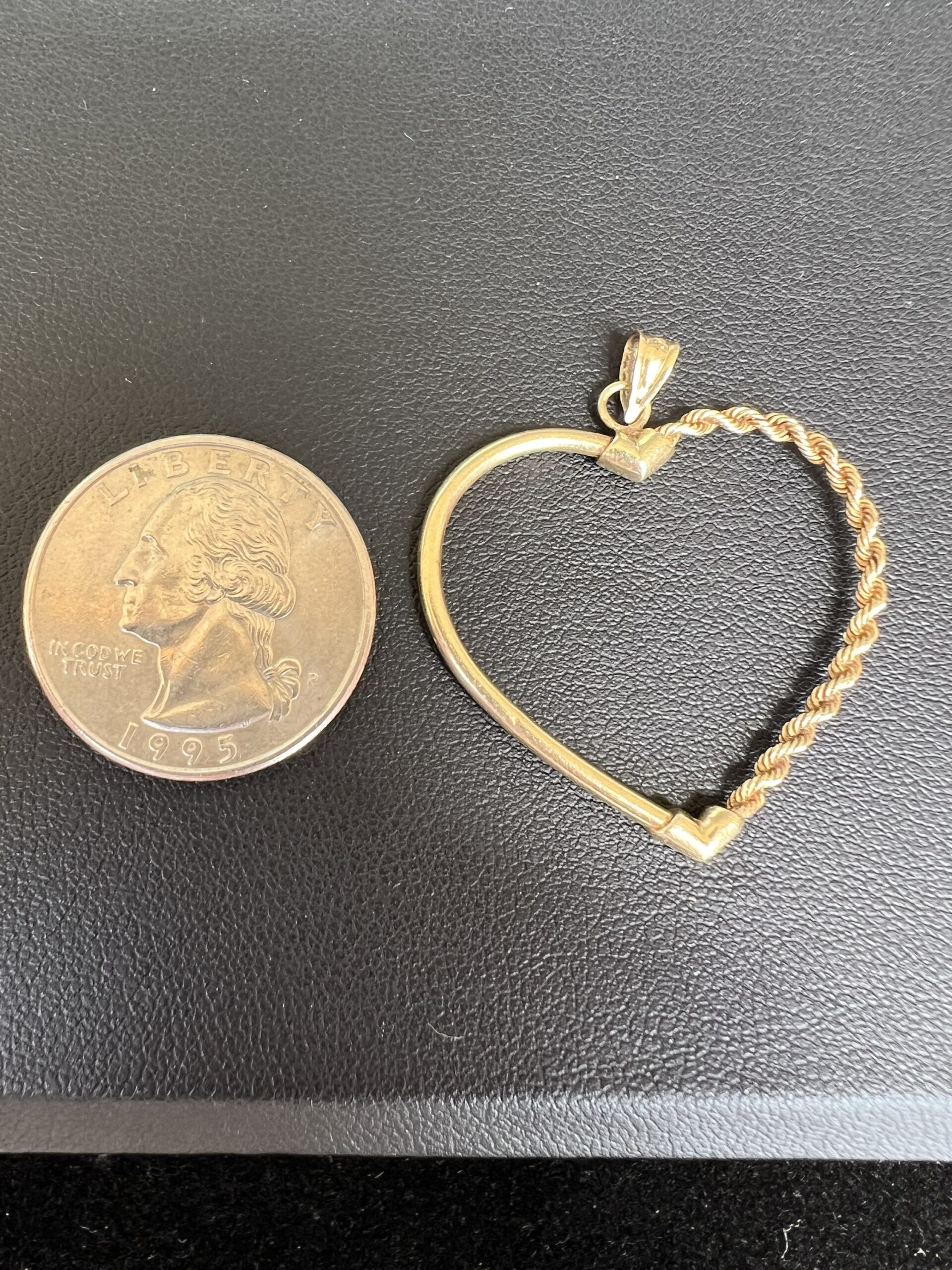 10k 1.7g Gold Rope & Round Charm - Image 3