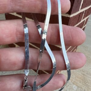 Alternative view of 18k 7.1g White Gold Herringbone 16”