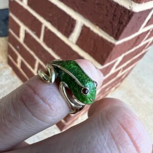 14k 8.9g Gold Frog Ring Sz 4.75 - Image 3