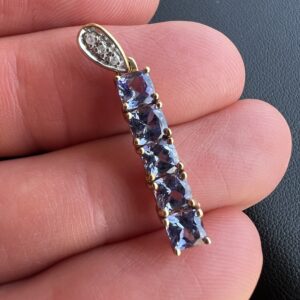 9k 1.7g Gold Precious Stone Charm