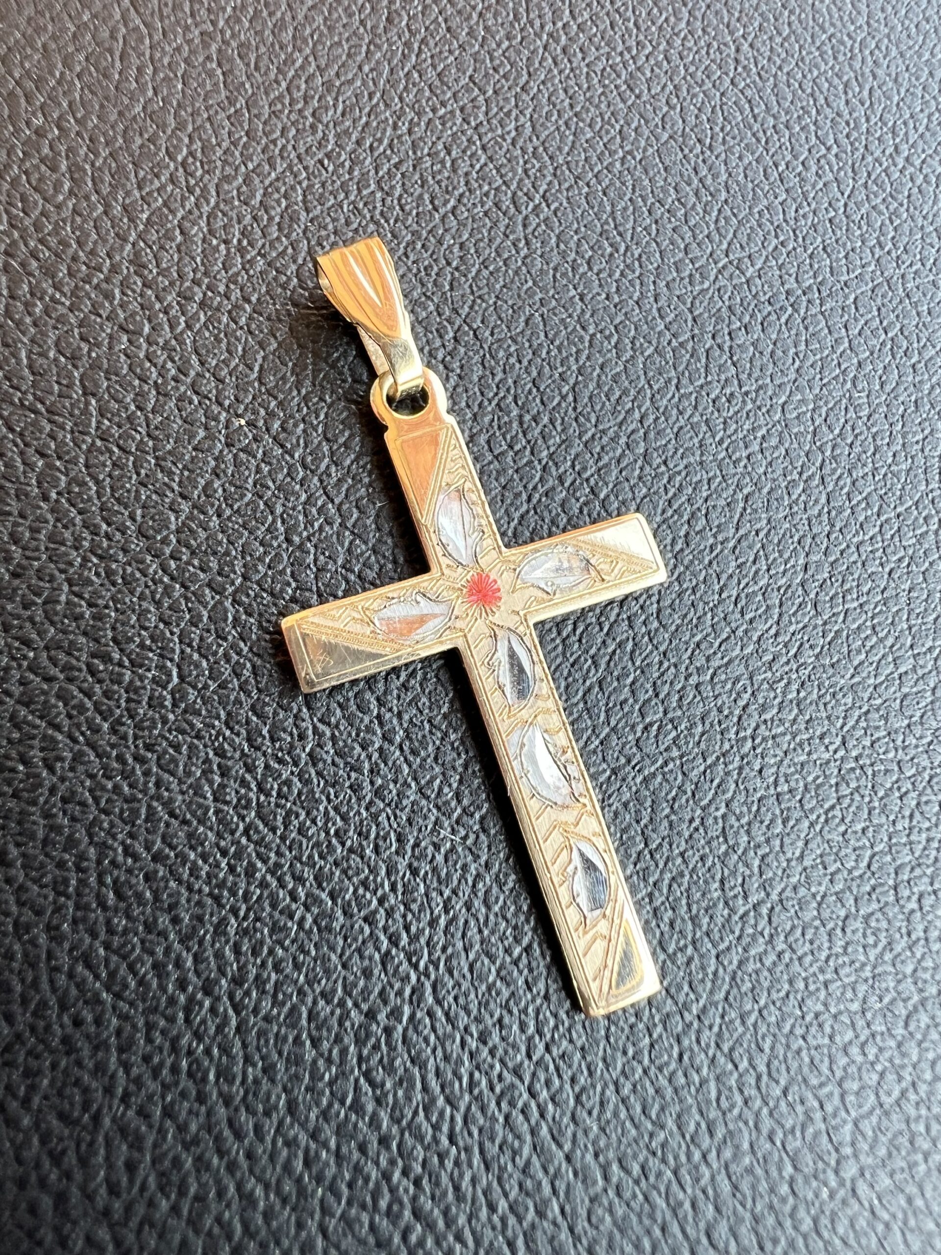 10k 0.7g White & Yellow Gold Cross Charm