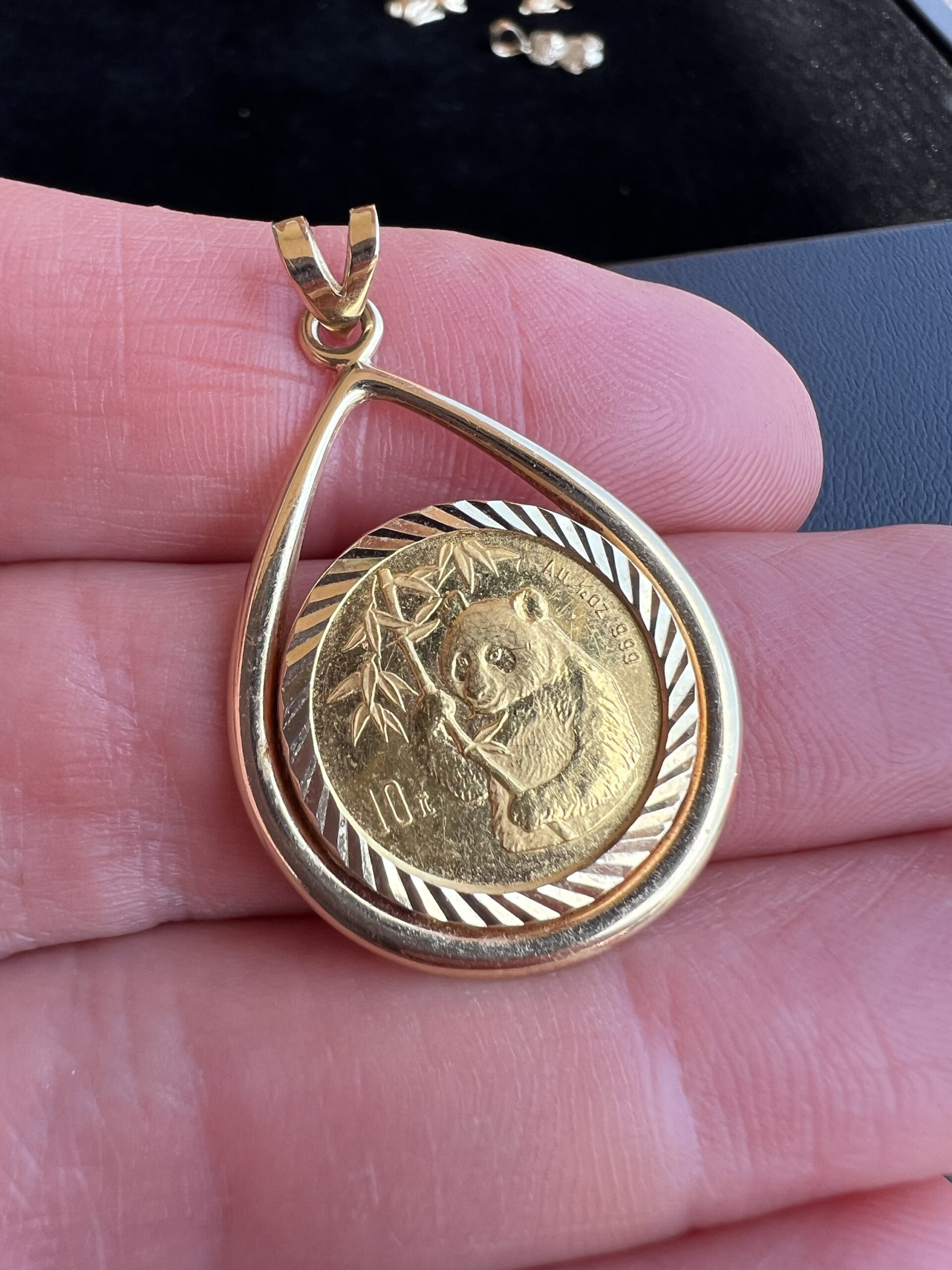 14k 5.1g Gold Charm & Chinese 1/10 oz