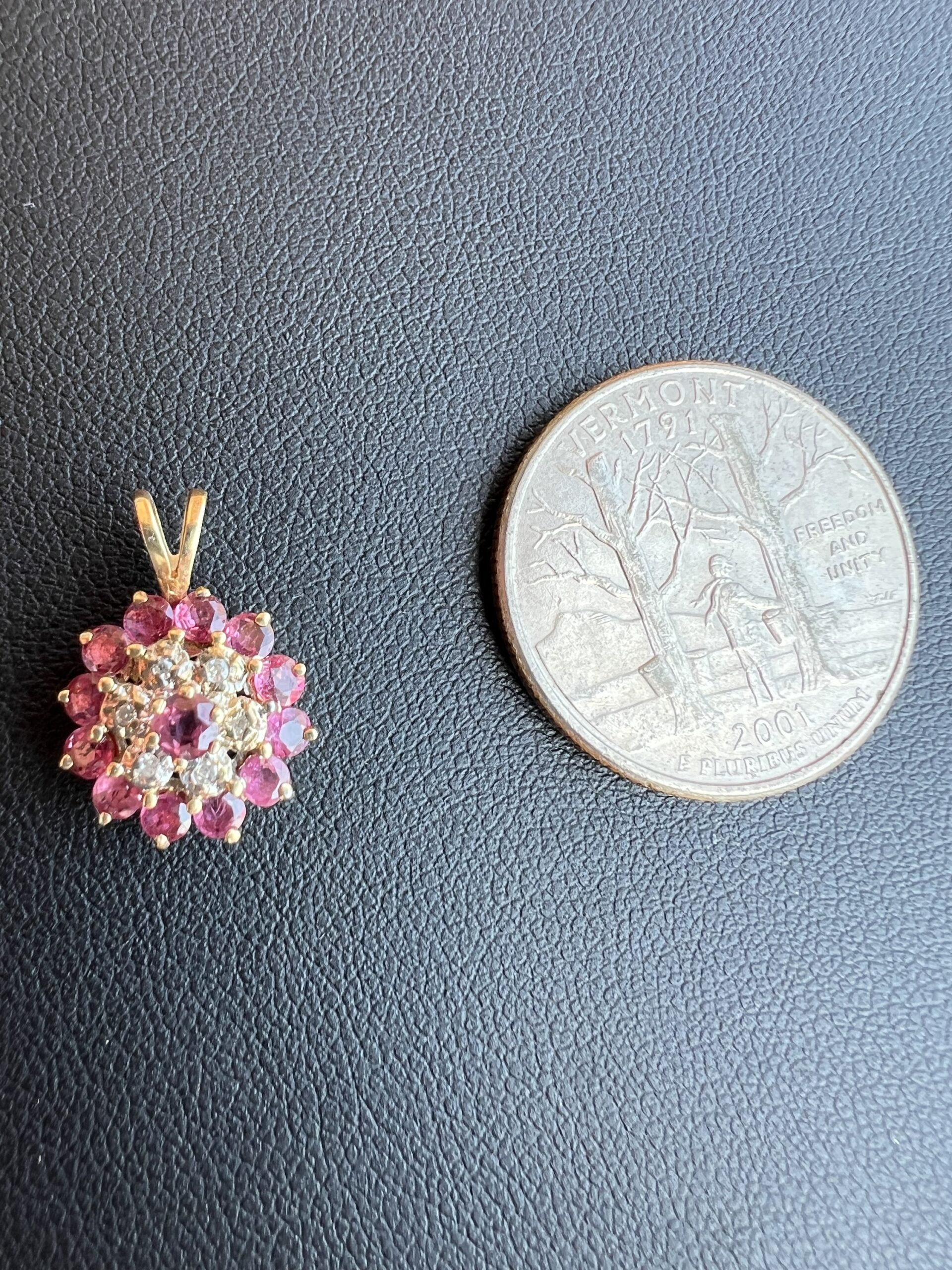 10k 1.3g Gold & Gemstone Charm - Image 3