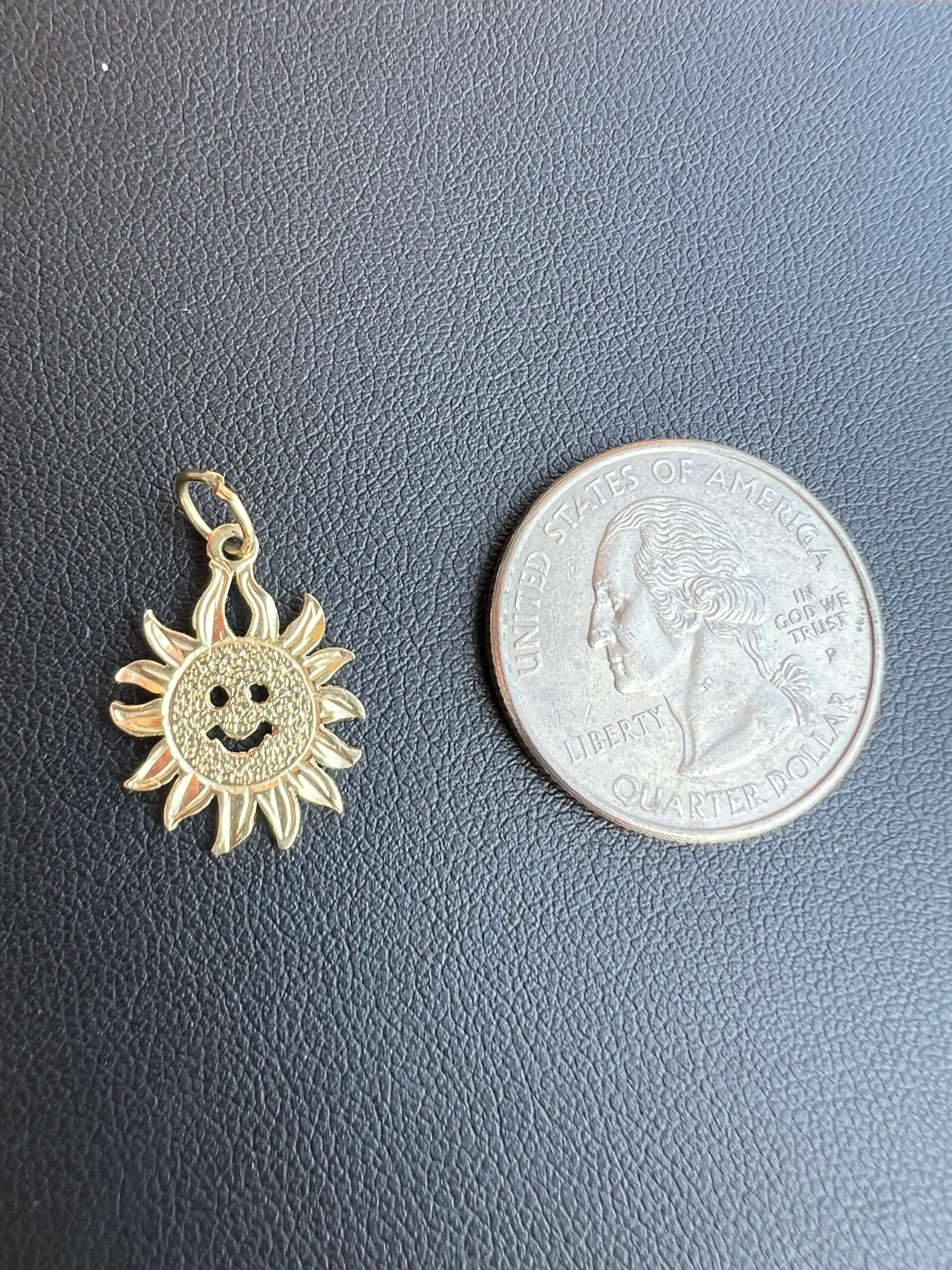 14k 1g Gold Smiling Sun Charm - Image 4