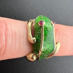14k 8.9g Gold Frog Ring Sz 4.75 - Image 11